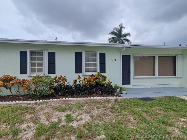 Building Photo - 3643 Betty Ann Ct W