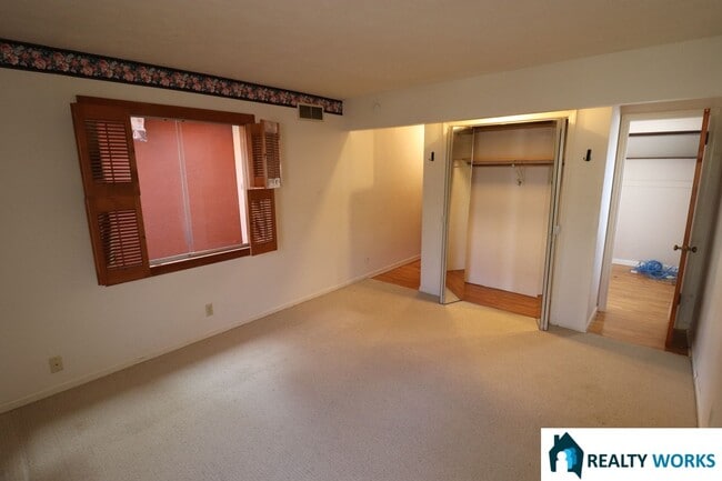 Building Photo - Lovely two bedroom two bath home