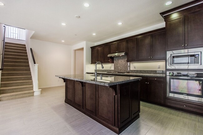 Building Photo - 4BD/3BA/2Garage Two Story Highly upgraded ...