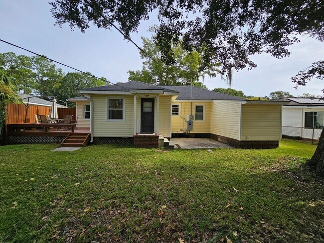 Building Photo - 303 Brandywine Rd