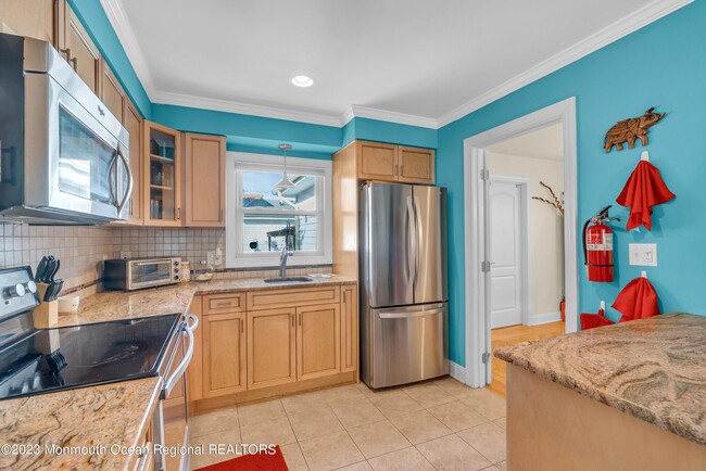 Building Photo - 208 Carteret Ave