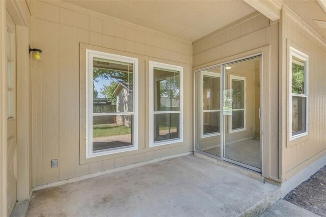 Building Photo - 3602 Hillrock Dr