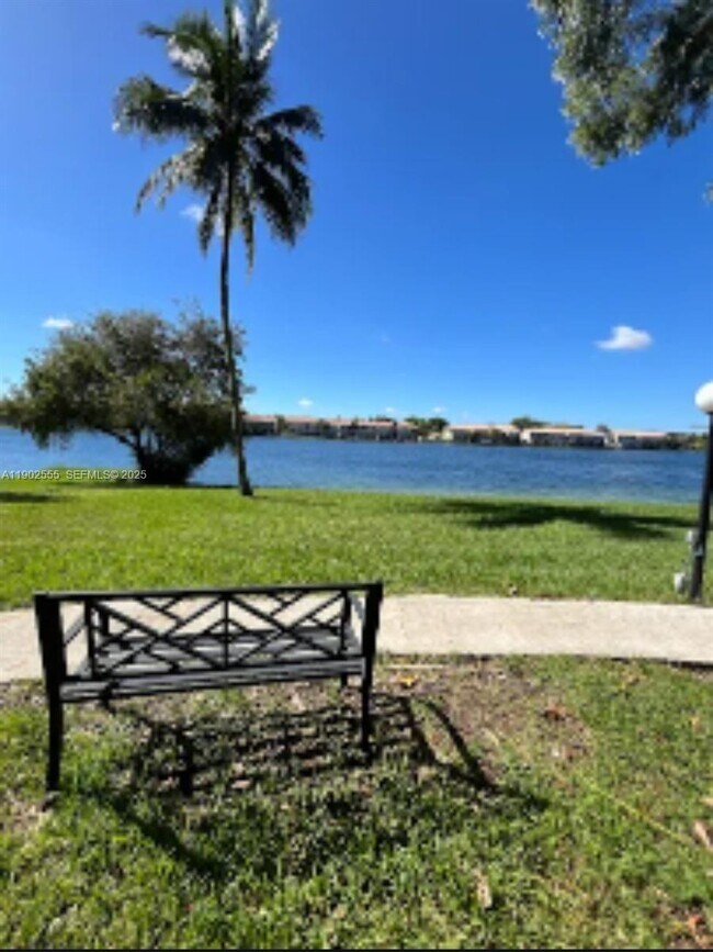 Building Photo - 830 NE 199th St