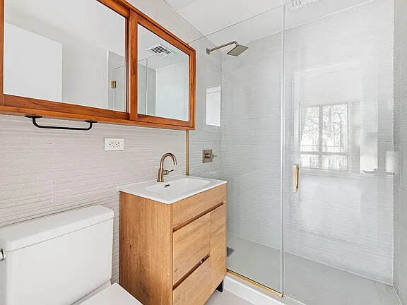 Building Photo - 42 Rochester Ave