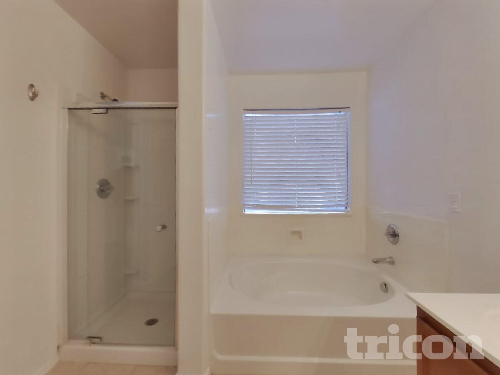 Building Photo - 39989 W Catherine Dr