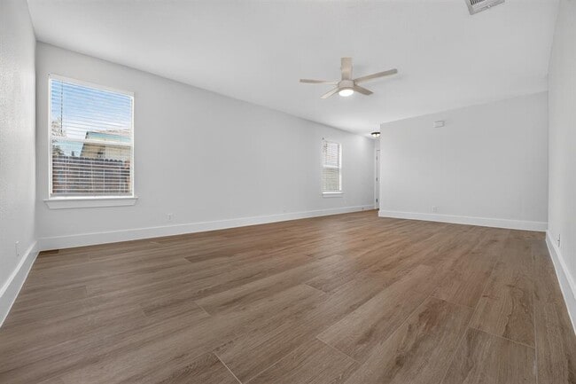 Building Photo - 313 Avalanche Ave