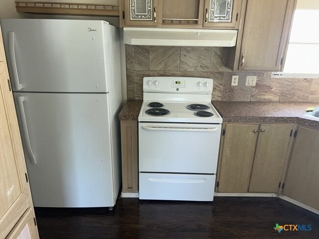 Building Photo - 5204 Tiffany Cir