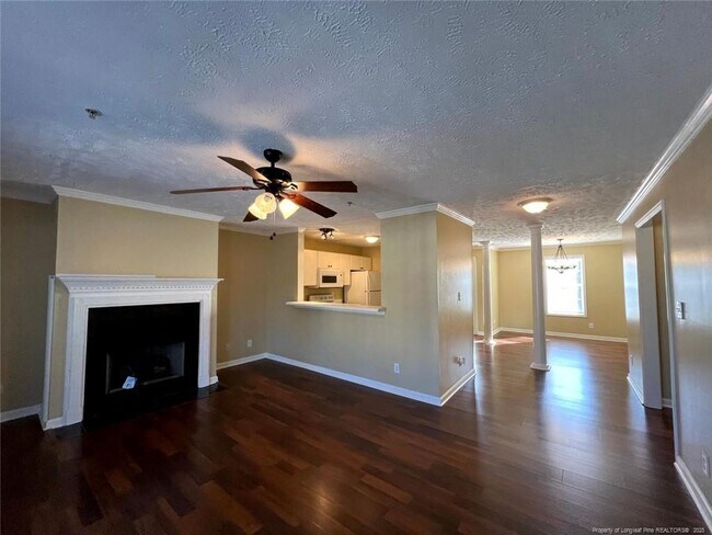 Building Photo - 372 Bubble Creek Ct
