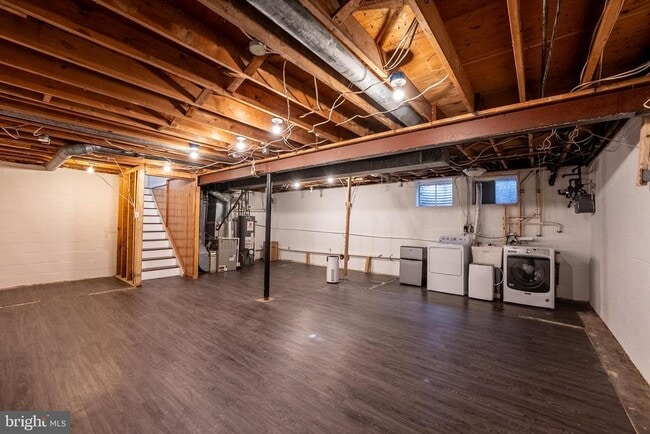 Building Photo - 8209 Mockingbird Dr