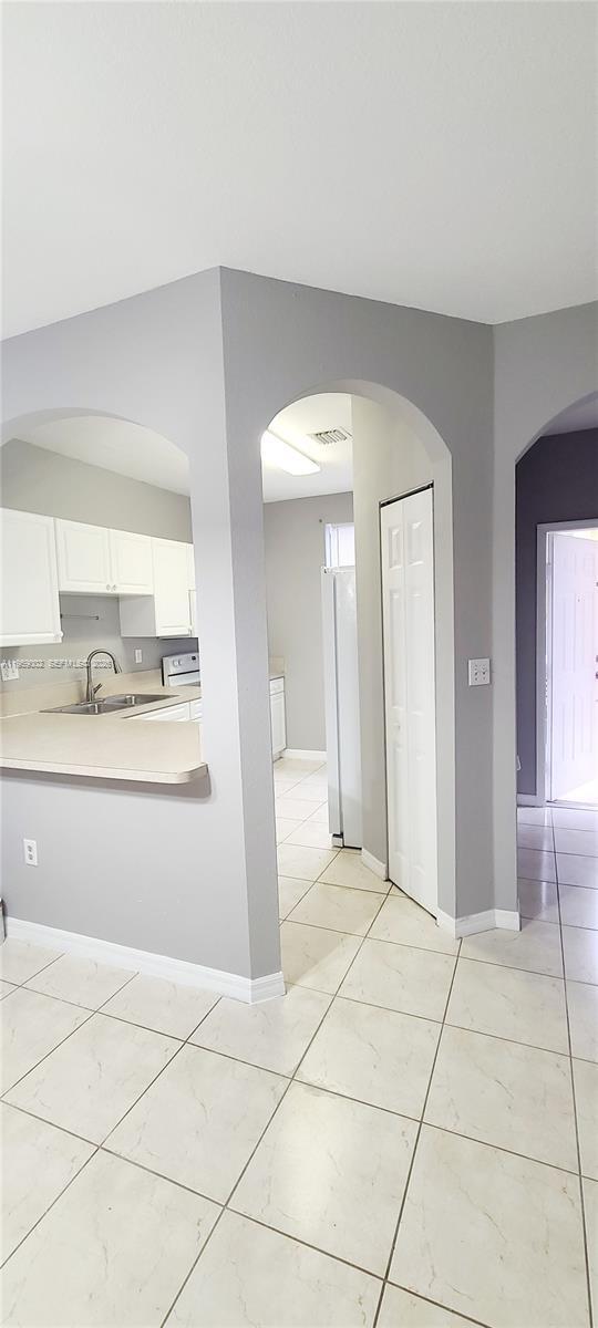 Building Photo - 741 SE 2nd St