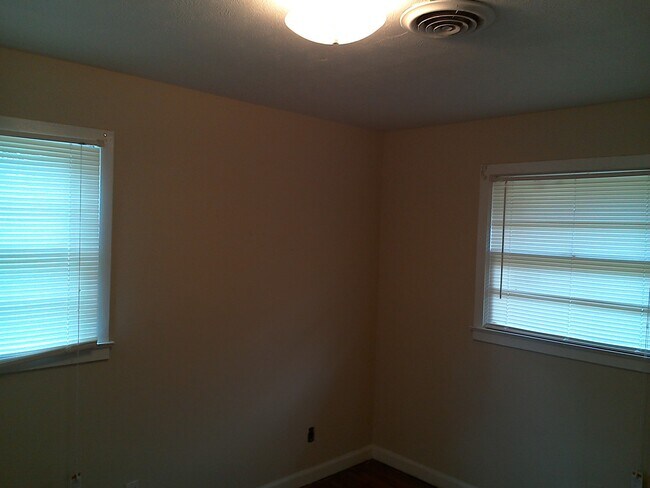 Building Photo - **ON HOLD**Total Electric** East Columbus, GA 3 Bedroom / 1 Bathroom Home for Rent***