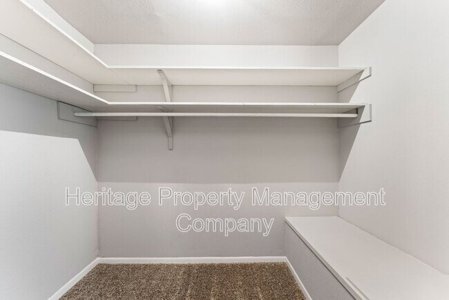 Building Photo - 515 Mitchell Ave
