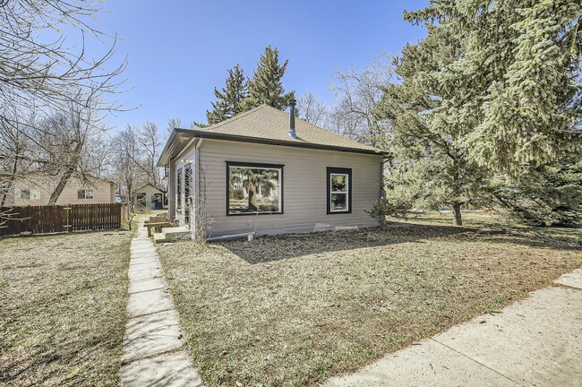 Primary Photo - 526 W 5th St