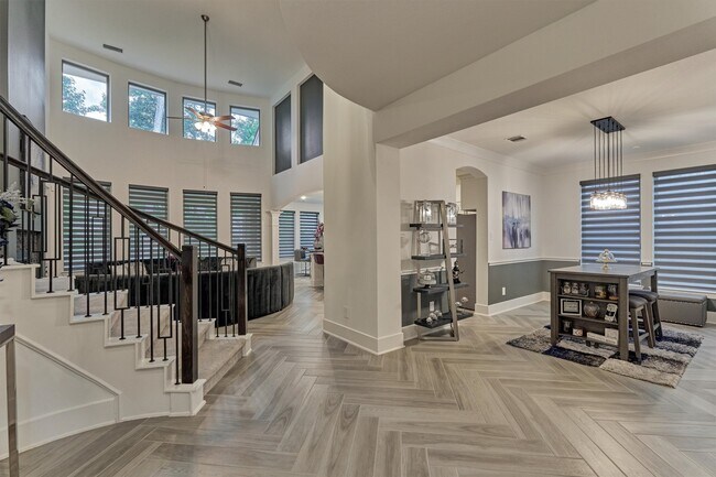 Building Photo - 407 Tulip Tree Ct