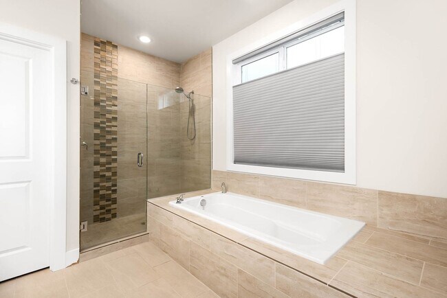 Building Photo - 7704 151st Ave NE