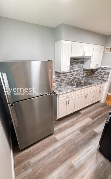 Building Photo - 807 Fontaine Pl