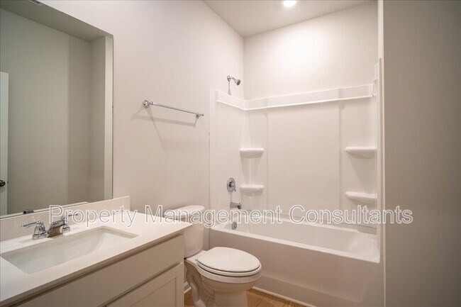 Building Photo - 22772 Dashwood Ln