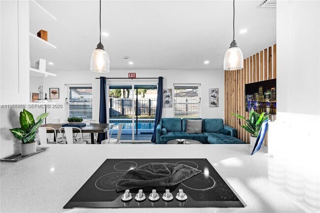 Building Photo - 6661 Freedom St