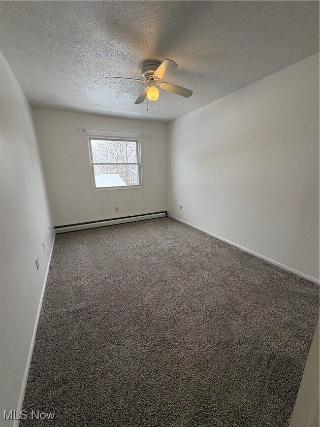 Building Photo - 5936 Callaway Cir