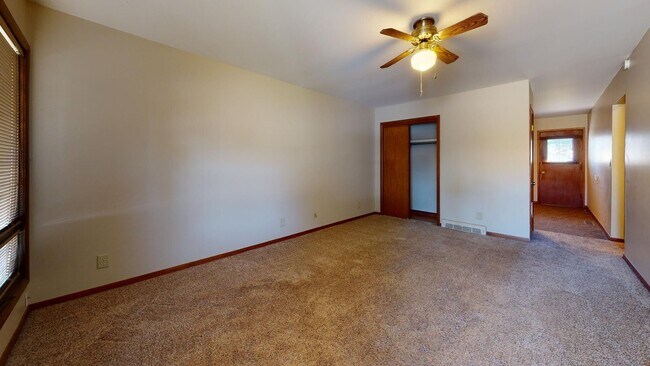 Building Photo - 2112-2114 Tyler