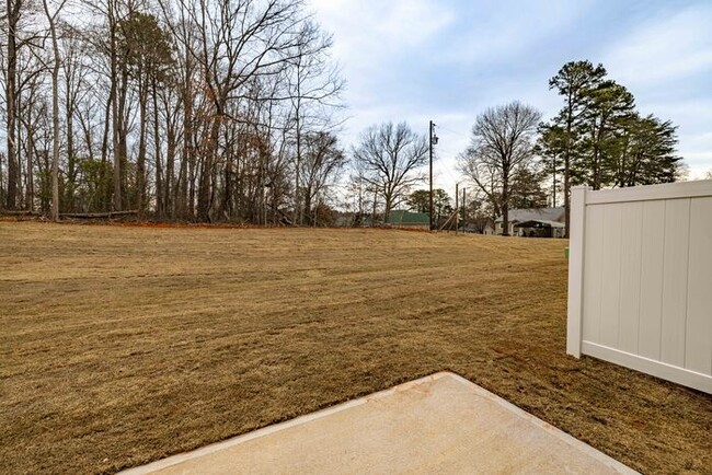 Building Photo - Townhome community with 3 br 2.5 Ba near I...