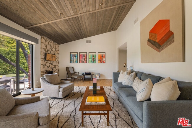 Building Photo - 2611 Range Rd