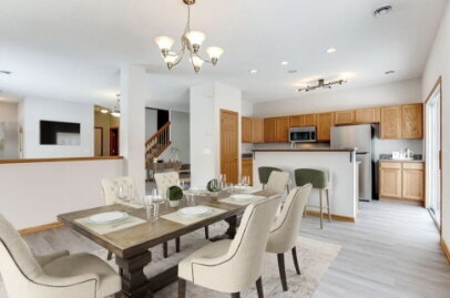 Building Photo - Spacious 3-Bedroom End unit Townhouse with 3 Full Baths in Maple Grove's Prime Location