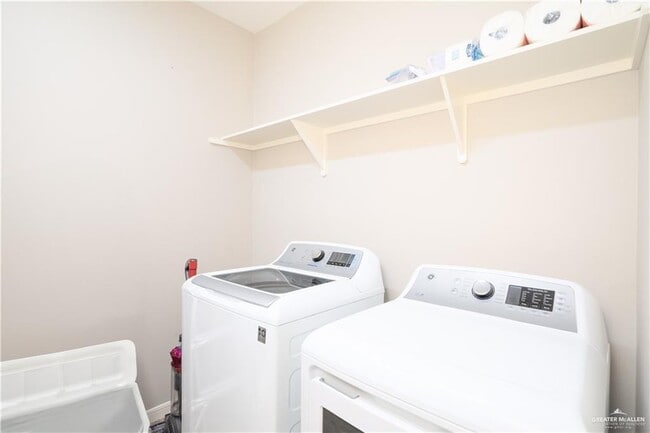 Building Photo - 27 Choke Canyon Dr