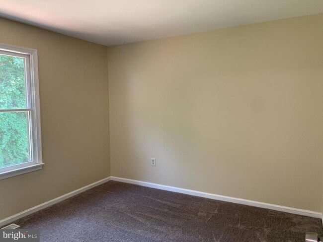 Building Photo - 249 Periwinkle Ave