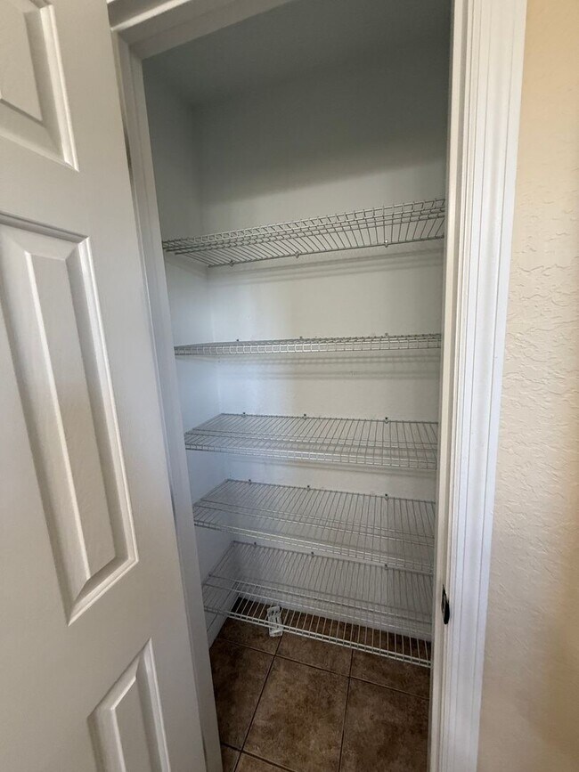 Building Photo - Updated 3BR/2BA Home in Rainbow Park – Pet...