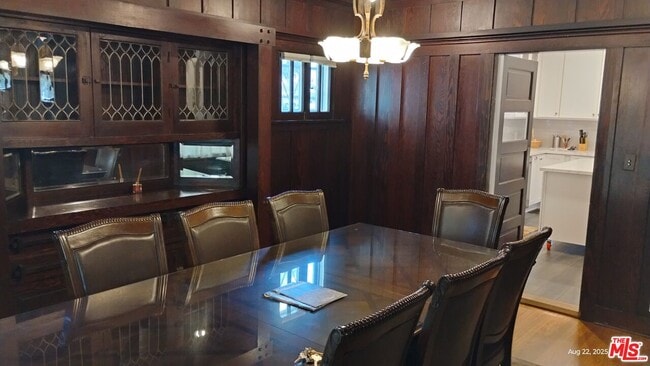 Building Photo - 2656 Van Buren Pl