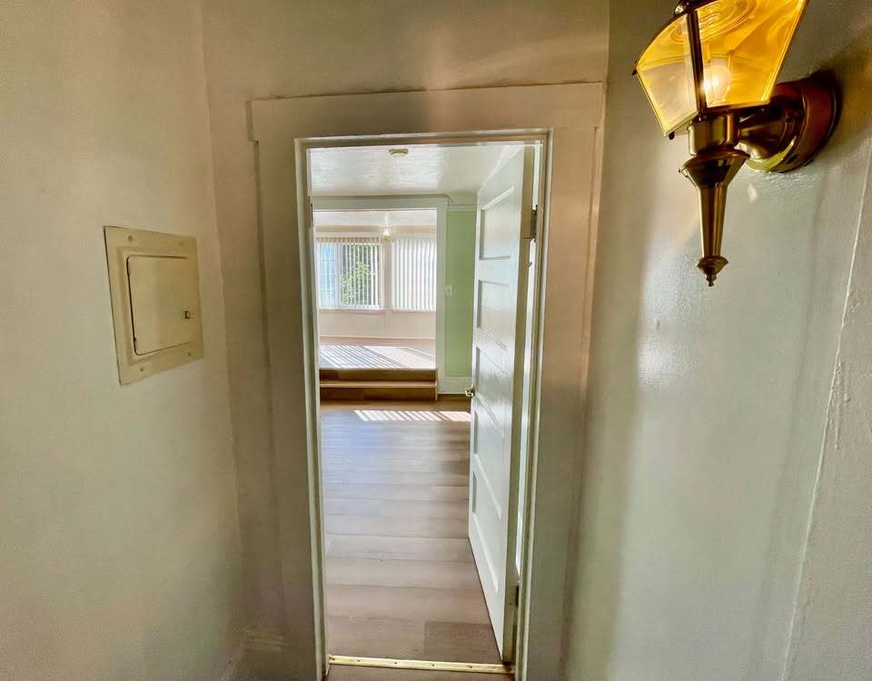 Building Photo - 475 Newton Ave