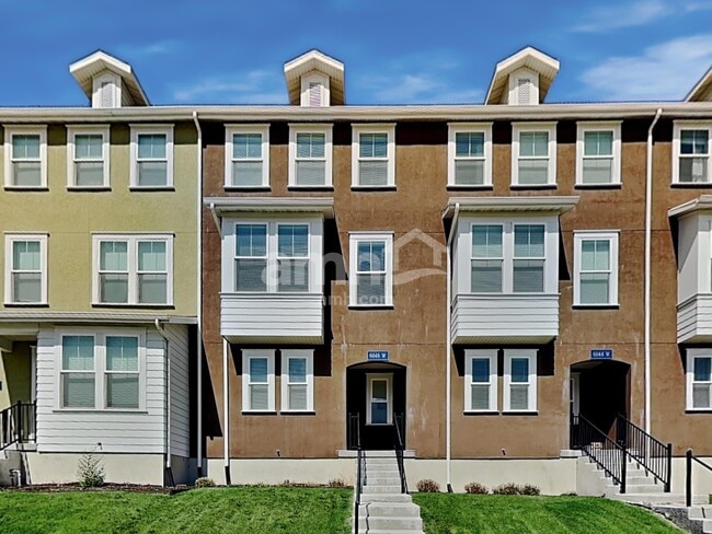 Building Photo - 6046 S Jordan Pkwy W