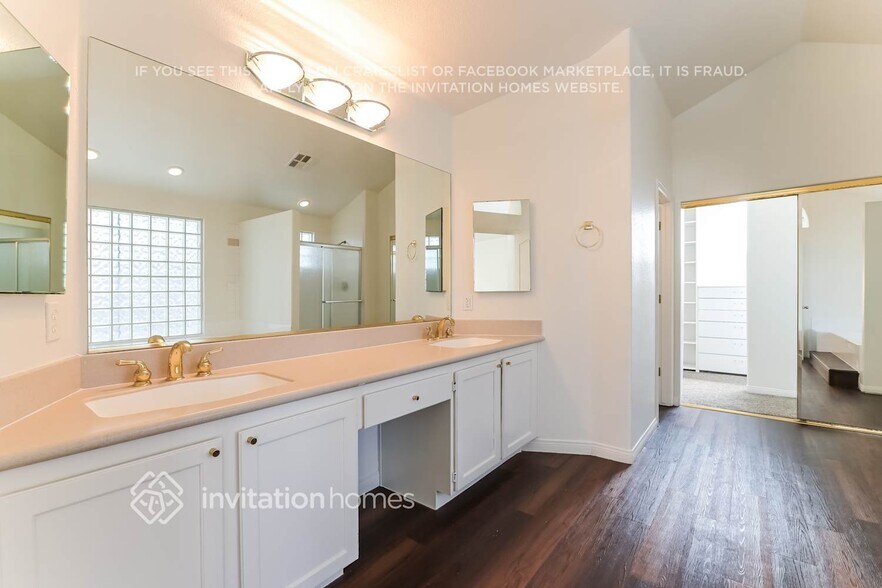 Building Photo - 1321 Sun Copper Dr