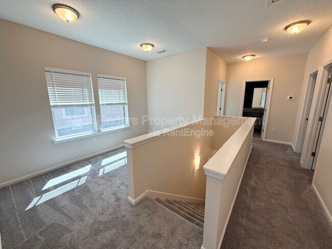 Building Photo - 2929 Fleur Ln