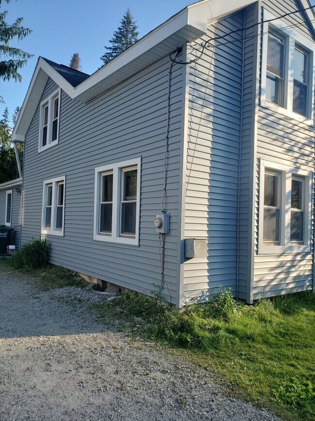 Building Photo - 104 Orchard St