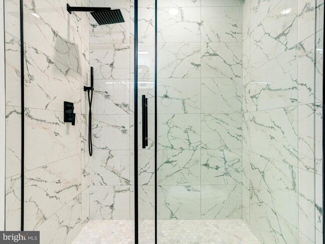 Building Photo - 630 Moyer St