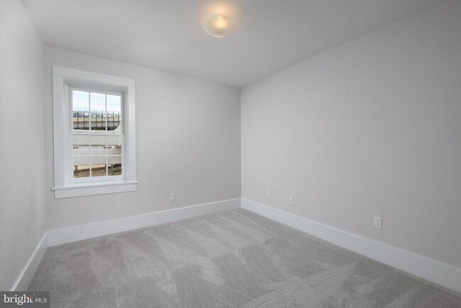 Building Photo - 149 Main St