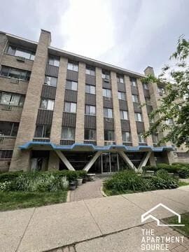 Building Photo - 6250 N Kenmore Ave