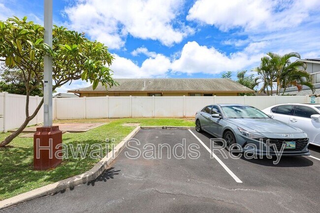 Building Photo - 91-989 Puamaeole St