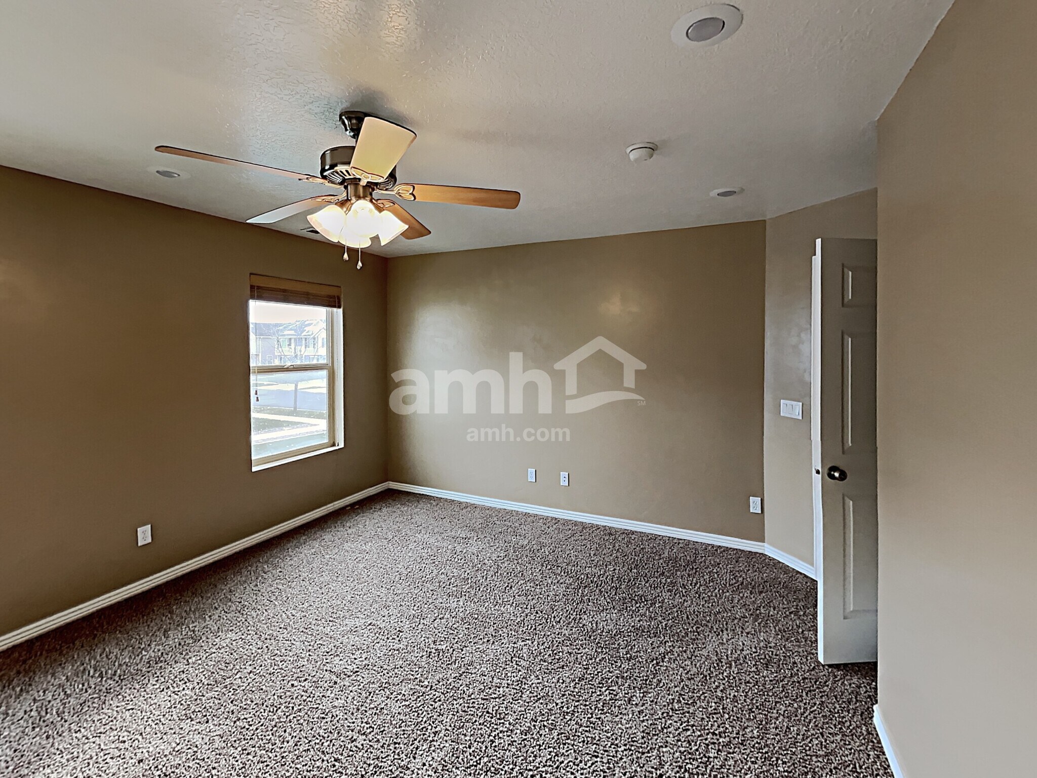 Building Photo - 1438 W 250 N