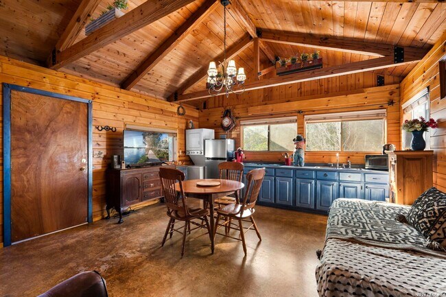 Building Photo - 11.7 Private Acres • All Bills Paid • Fully Furnished Option • Hill Country Views • 500 Sq Ft Wor...
