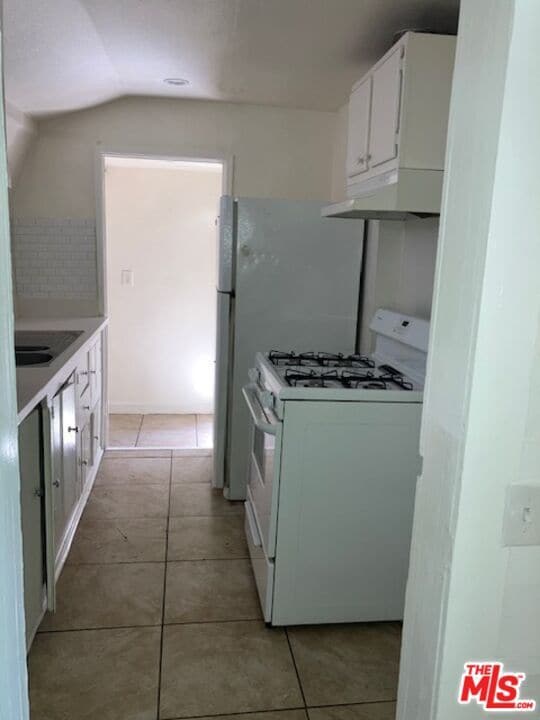 Building Photo - 2380-2380 1/2 Allesandro St