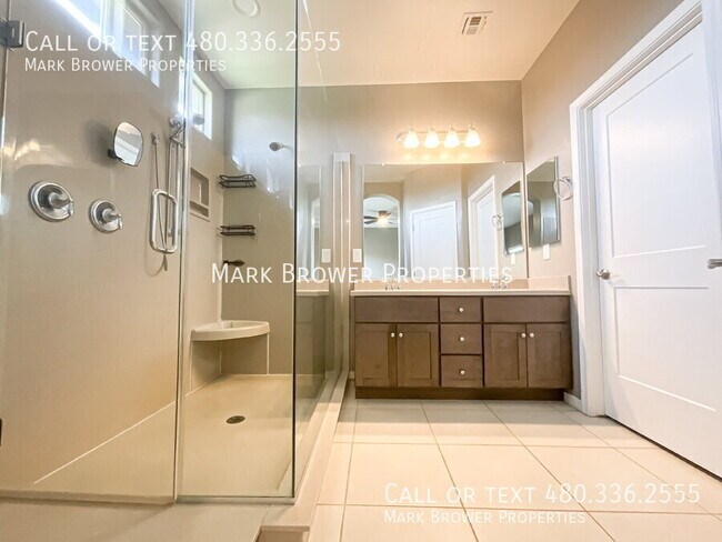 Building Photo - 679 W Mangrove Rd