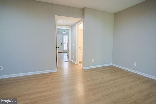 Building Photo - 3641 Bracknell Dr
