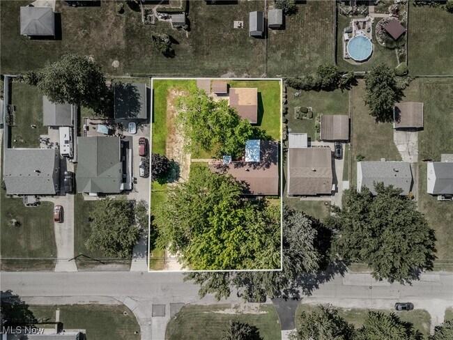 Building Photo - 34690 Beachpark Dr