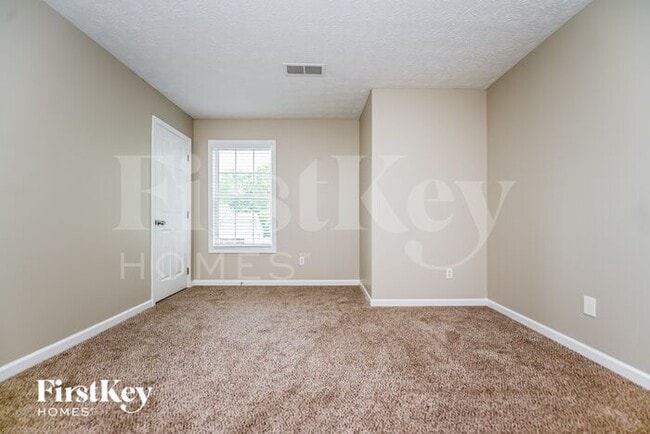 Building Photo - 30 Dearing Woods Bend