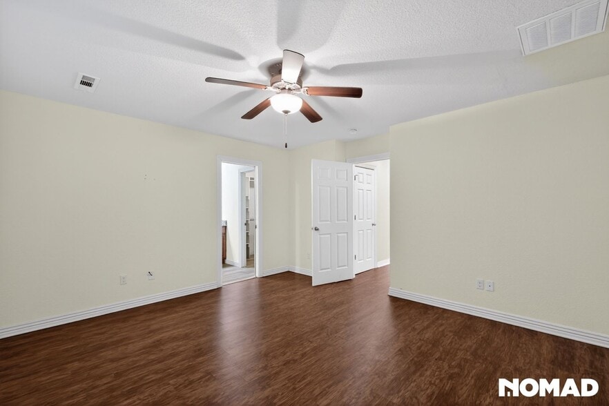 Building Photo - 2088 E Custer Ln