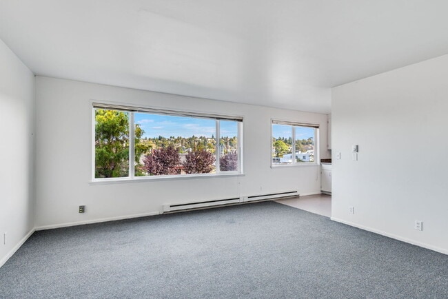 Building Photo - 3475 6th Ave W