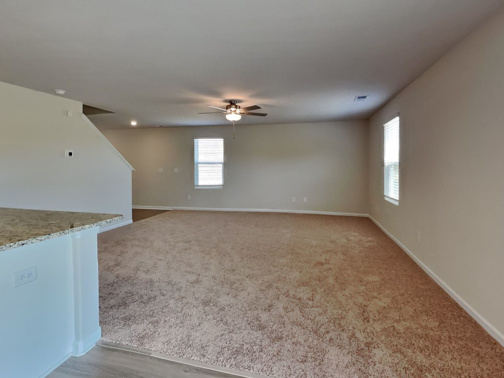 Building Photo - 279 Royal Mdw Dr